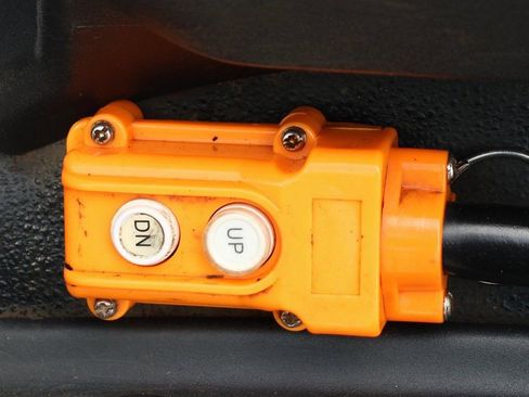 Used 2016 Ford F550 2WD Regular Cab Super Duty image 19