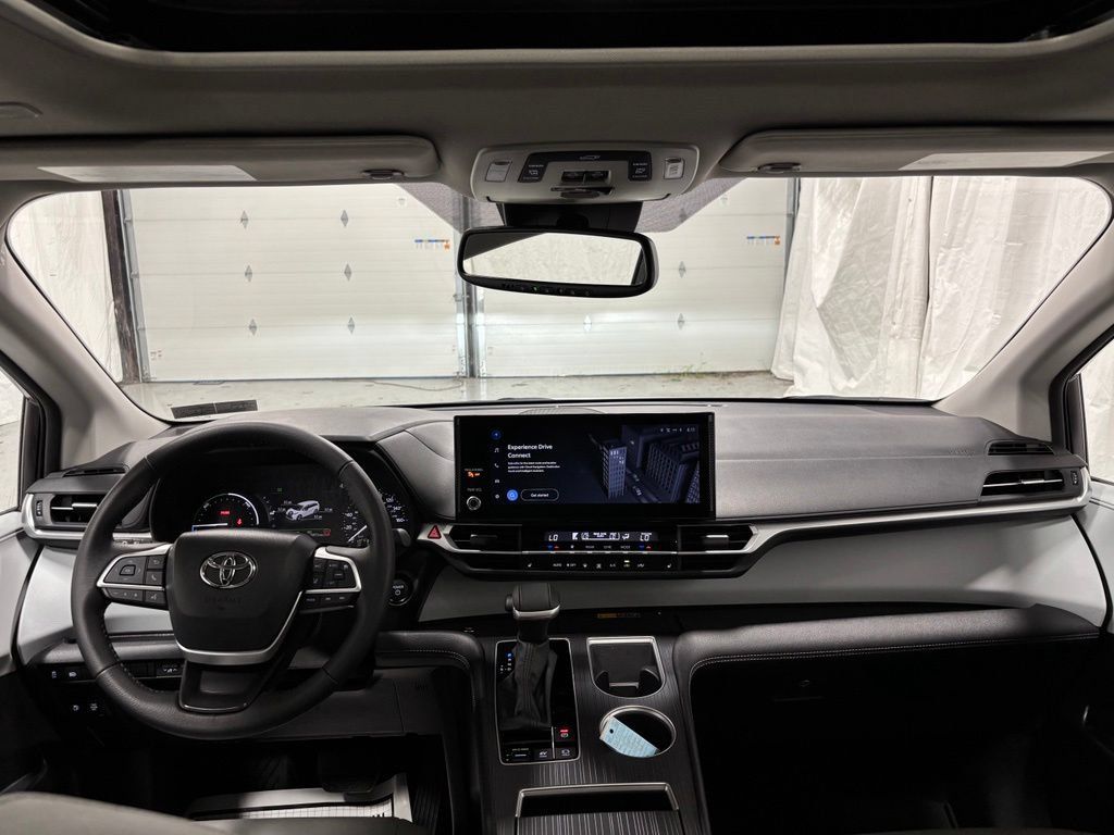 Used 2026 Toyota Sienna XLE AWD/4WD image 44