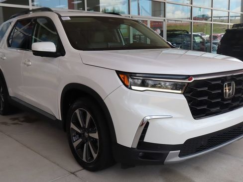 Used 2023 Honda Pilot Elite image 1