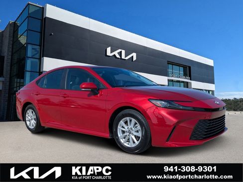 Used 2025 Toyota Camry LE FWD image 1