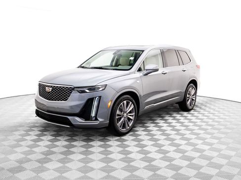 Certified 2023 Cadillac XT6 Premium Luxury image 3