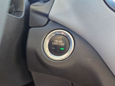 Certified 2020 Chevrolet Equinox LS w/ LS Convenience Package FWD image 21