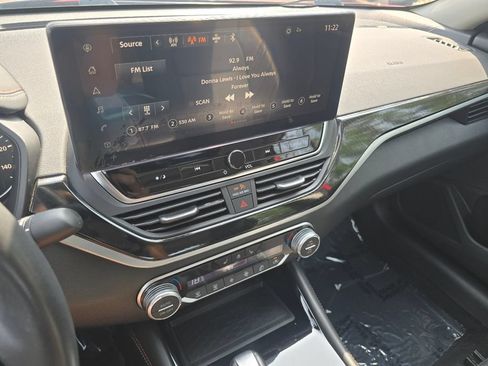 Used 2023 Nissan Altima 2.5 SR AWD/4WD image 36
