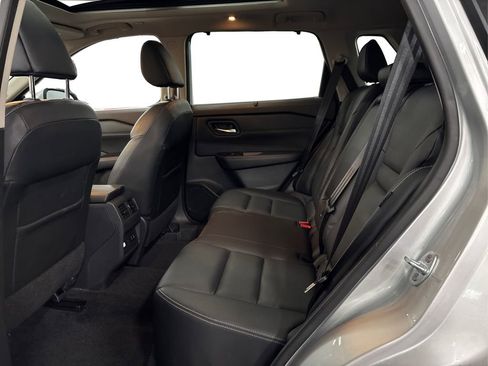 Used 2022 Nissan Rogue SL w/ SL Premium Package image 10