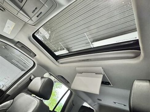 Used 2019 Chevrolet Tahoe Premier AWD/4WD image 14