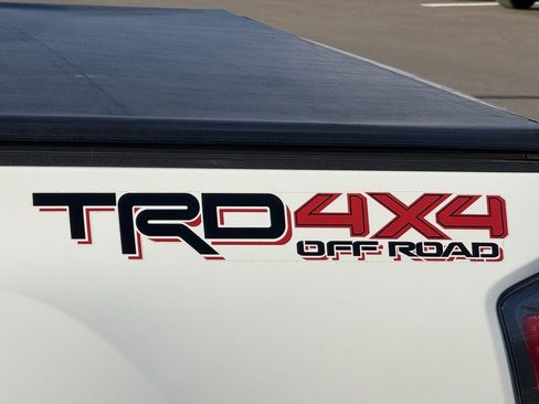 Used 2022 Toyota Tacoma TRD Off-Road image 37