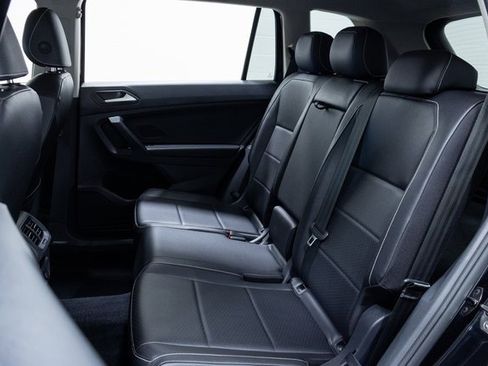 Used 2021 Volkswagen Tiguan SE image 22