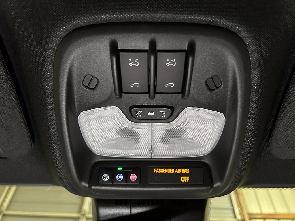 New 2026 Chevrolet Colorado ZR2 w/ Technology Package AWD/4WD image 35