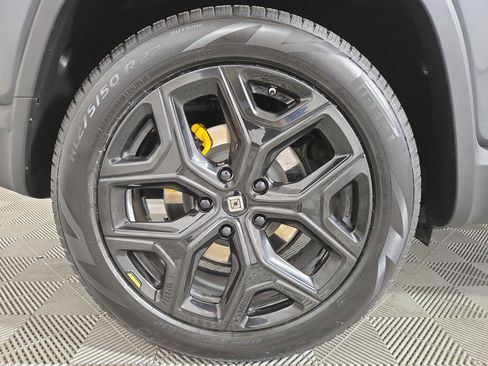 Used 2024 Rivian R1S Adventure AWD/4WD image 12