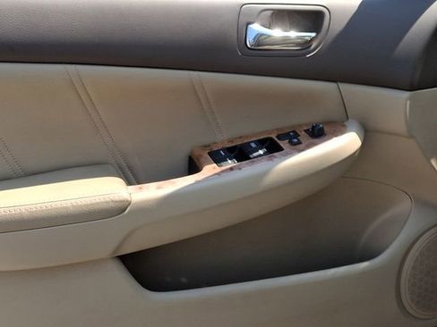 Used 2004 Honda Accord EX image 13