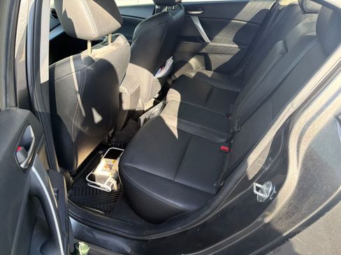 Used 2012 MAZDA MAZDA3 i Grand Touring w/ Tech Pkg FWD image 8