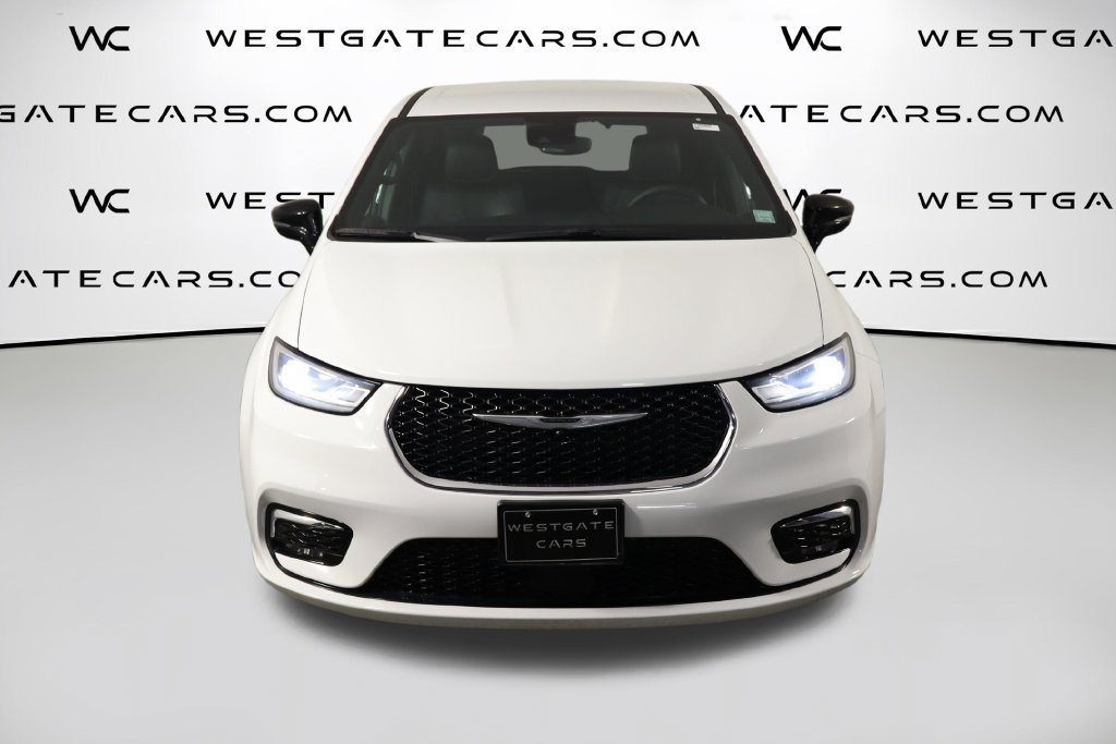 Used 2025 Chrysler Pacifica Select FWD image 2