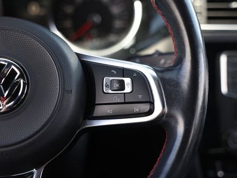 Used 2017 Volkswagen Jetta GLI image 29