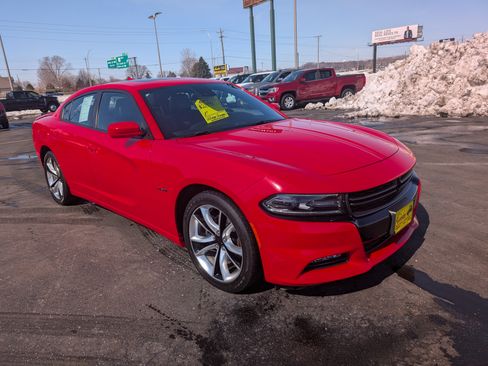 Used 2016 Dodge Charger R/T RWD image 2