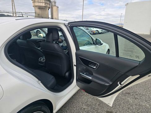 Used 2025 Mercedes-Benz C 300 4MATIC Sedan image 14