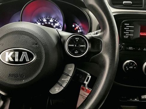 Used 2014 Kia Soul + image 23
