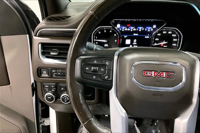 Used 2021 GMC Yukon SLT w/ Rear Media and Nav Package AWD/4WD image 11