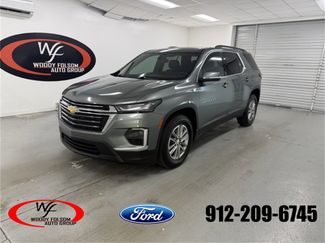 Used 2023 Chevrolet Traverse LT image 1
