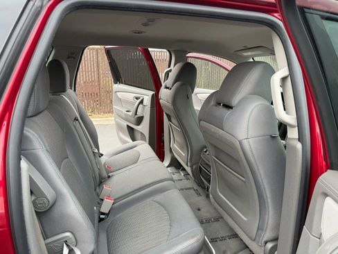 Used 2014 Chevrolet Traverse LT image 14
