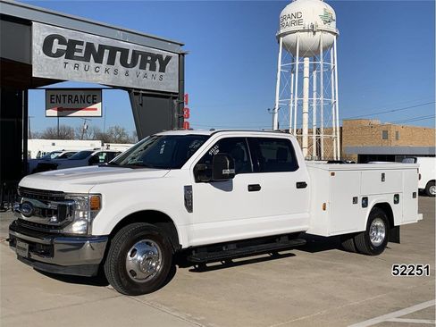 Used 2020 Ford F350 XLT image 1