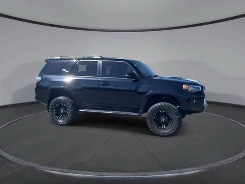 Used 2019 Toyota 4Runner TRD Off-Road Premium AWD/4WD image 3