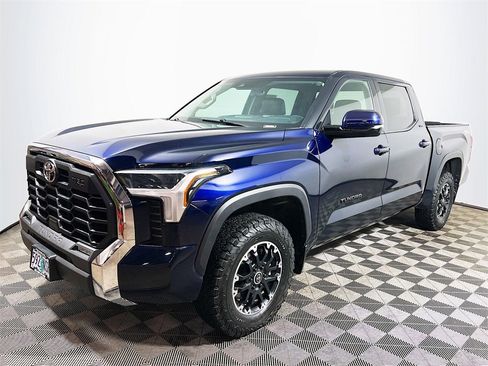 Used 2022 Toyota Tundra SR5 w/ TRD Off-Road Premium Package image 4