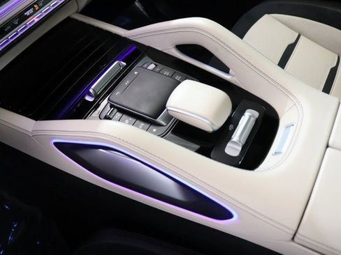 Used 2024 Mercedes-Benz GLS 63 AMG 4MATIC image 31