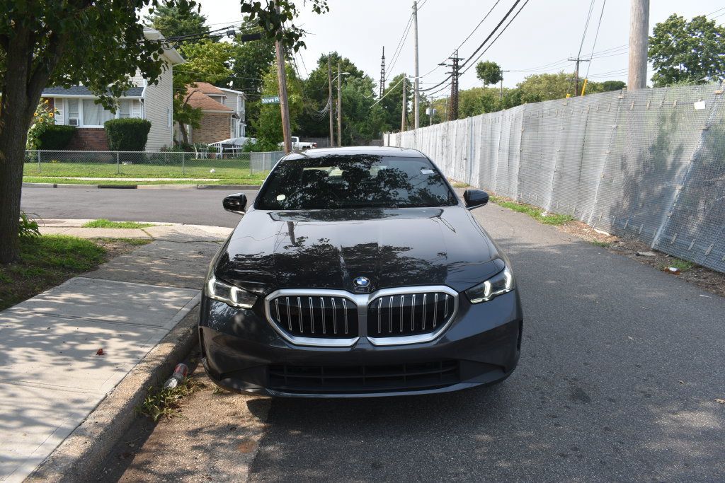 Used 2025 BMW 530i RWD image 3