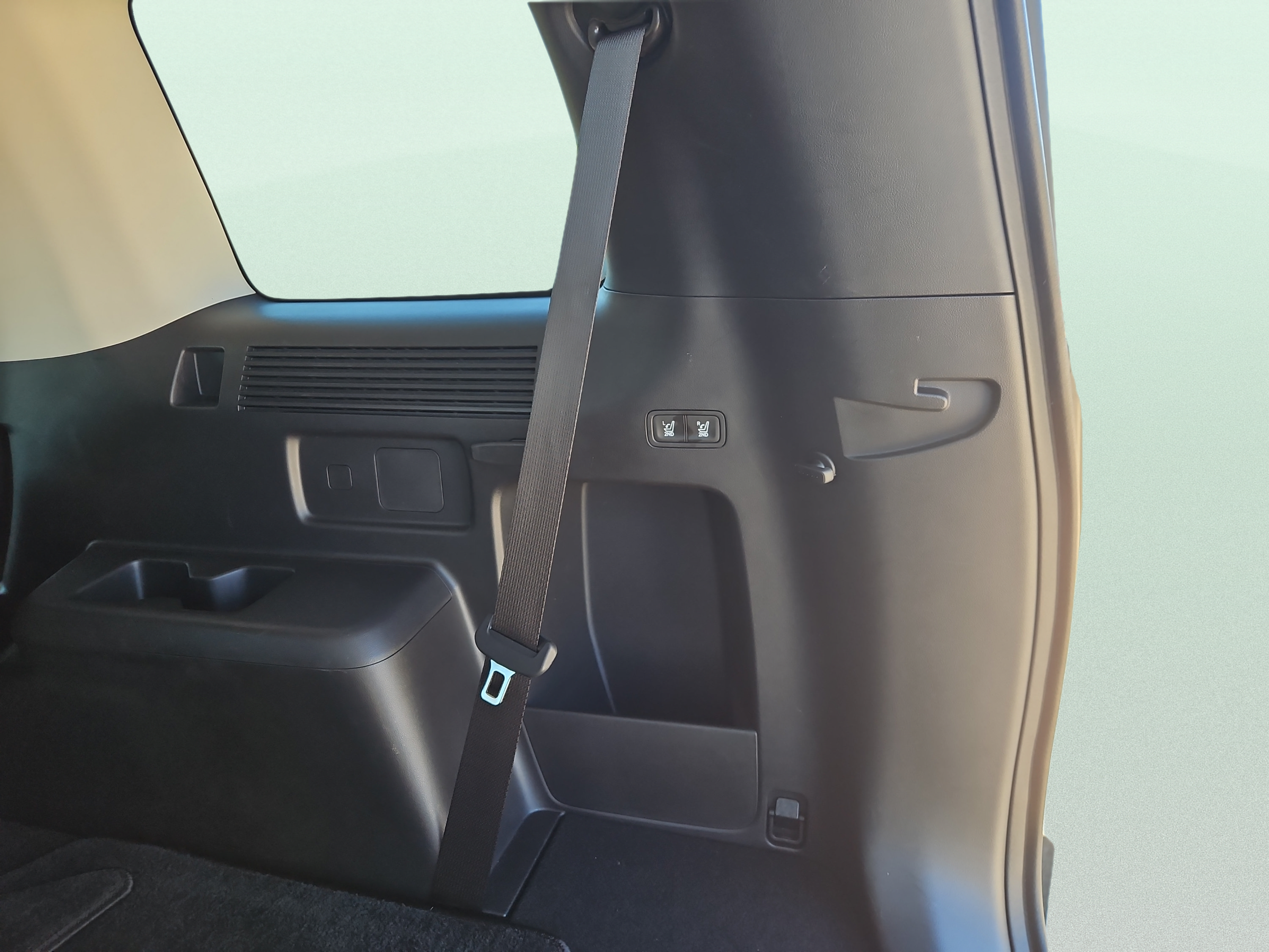 Used 2024 Hyundai Santa Fe SE FWD image 19
