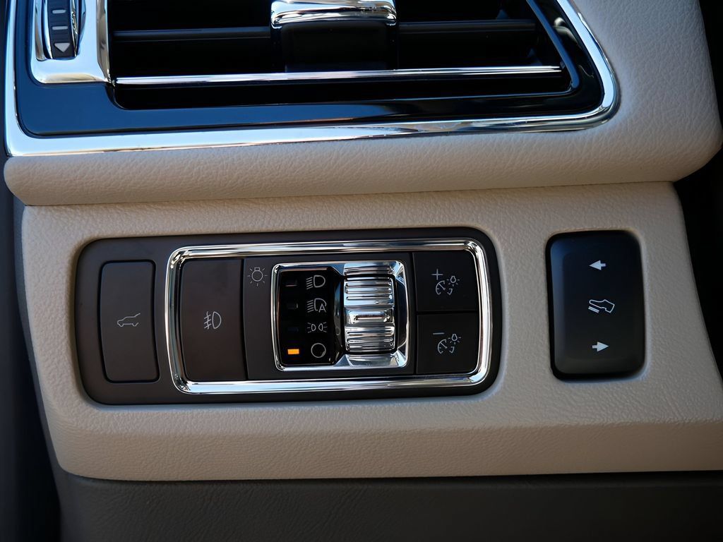 Used 2024 Lincoln Navigator Reserve AWD/4WD image 18