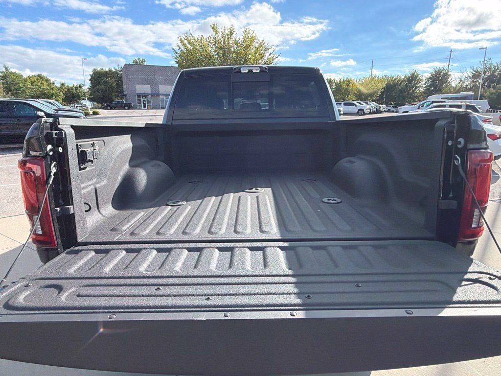 Used 2025 RAM 2500 Limited AWD/4WD image 62