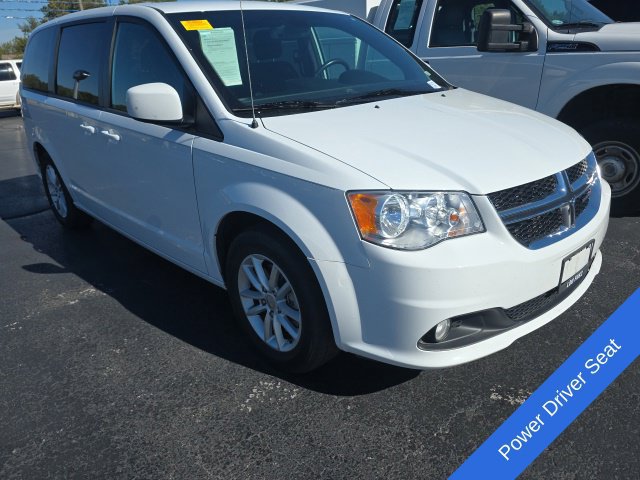 Used 2020 Dodge Grand Caravan SE FWD image 3