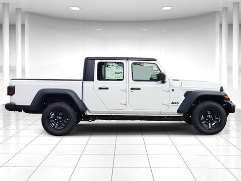 New 2026 Jeep Gladiator Sport image 2