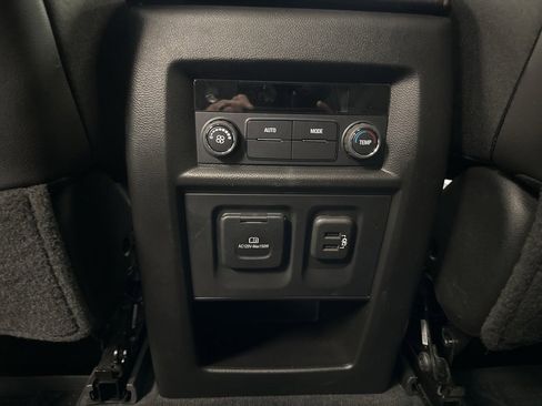 Certified 2023 Chevrolet Traverse RS image 23