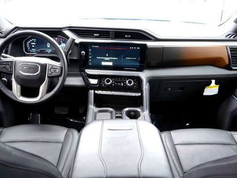 Used 2024 GMC Sierra 2500 Denali w/ Denali Reserve Package image 24