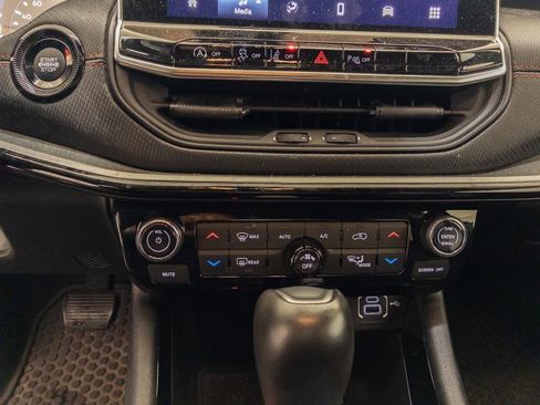 Used 2023 Jeep Compass Trailhawk w/ Trailhawk Convenience Group image 21