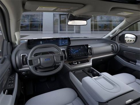 New 2026 Ford Expedition Platinum w/ Platinum Ultimate Package image 9