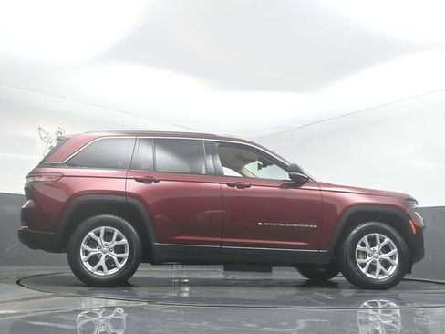 Used 2022 Jeep Grand Cherokee Limited w/ Luxury Tech Group II AWD/4WD image 54