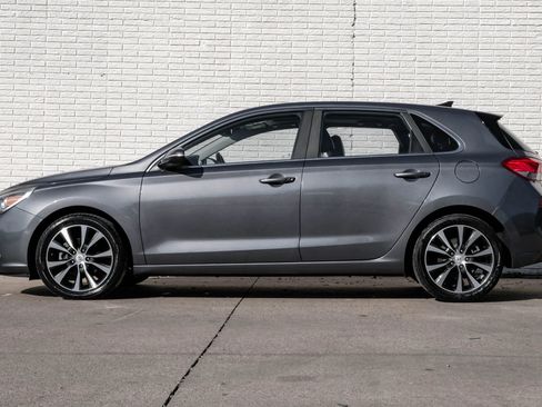 Used 2018 Hyundai Elantra GT w/ Tech Package 03 image 10