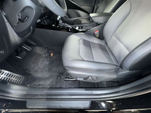 Certified 2025 Kia Niro EX Touring image 15