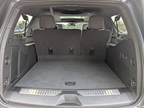 Used 2025 Chevrolet Suburban Z71 w/ Comfort Package image 20