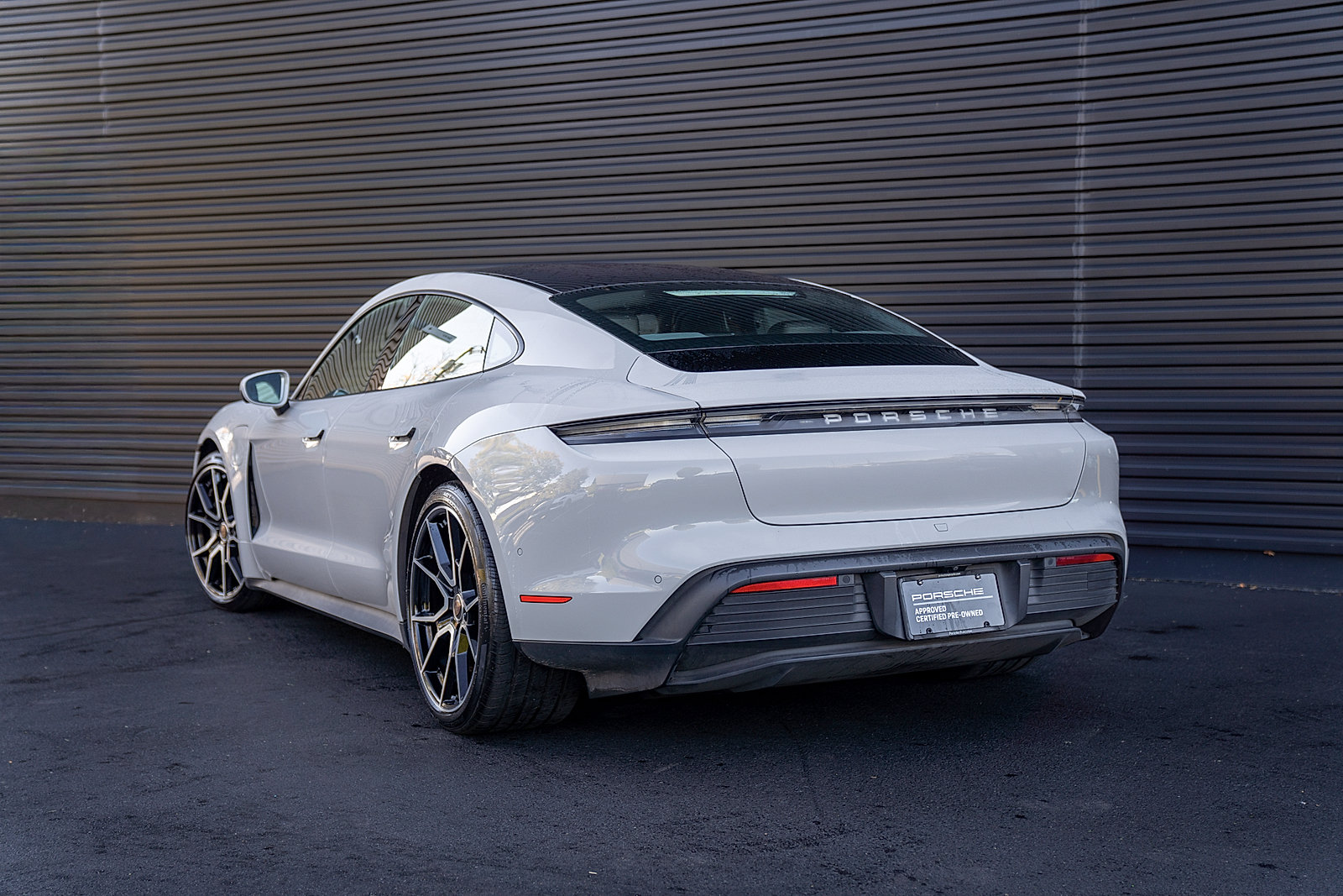Used 2023 Porsche Taycan RWD image 3
