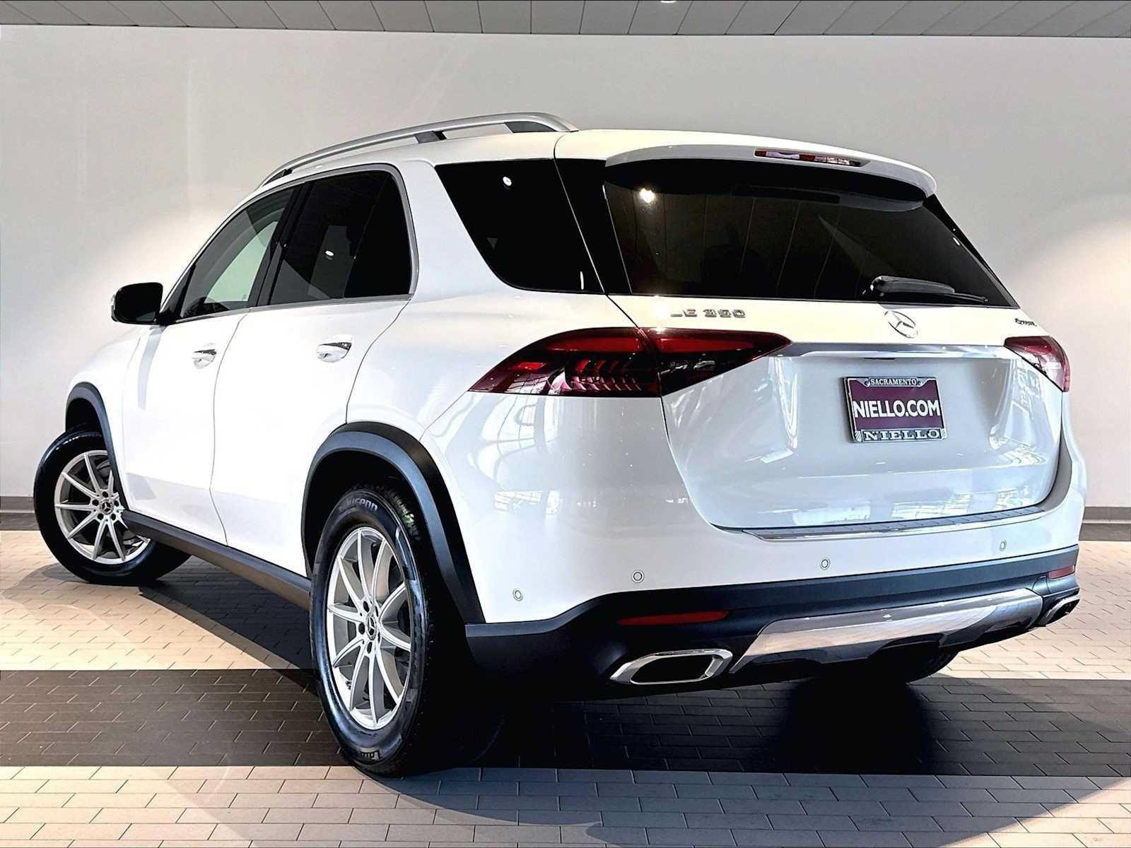 Used 2024 Mercedes-Benz GLE 350 4MATIC image 3
