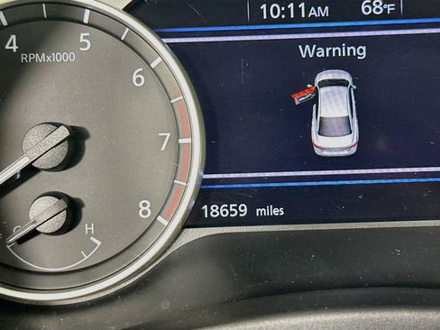 Used 2025 Nissan Sentra SV FWD image 18