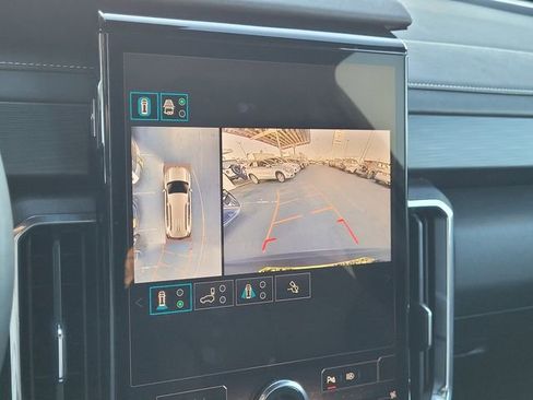 Used 2024 GMC Acadia Elevation image 10