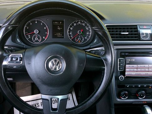 Used 2015 Volkswagen Passat 1.8T Limited Edition image 29