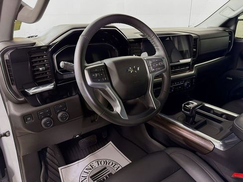 Used 2025 Chevrolet Silverado 1500 RST AWD/4WD image 10