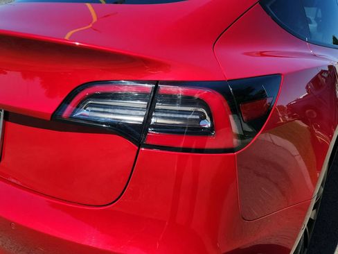 Used 2018 Tesla Model 3 Long Range AWD/4WD image 11