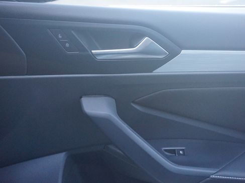 Used 2025 Volkswagen Jetta S image 22