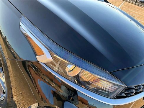 Certified 2023 Kia Forte LXS image 29